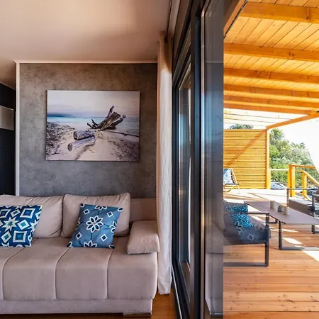 La Vie Est Belle Ferienhaus
